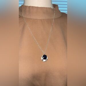 Taramanda Silver Tone Round Link Blue Round Pendant Necklace Fashion Jewelry